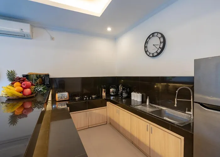 Vast 5bd With Garden And Private Pool 250m To