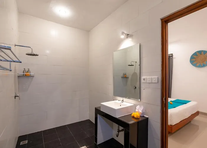 Vast 5bd With Garden And Private Pool 250m To *