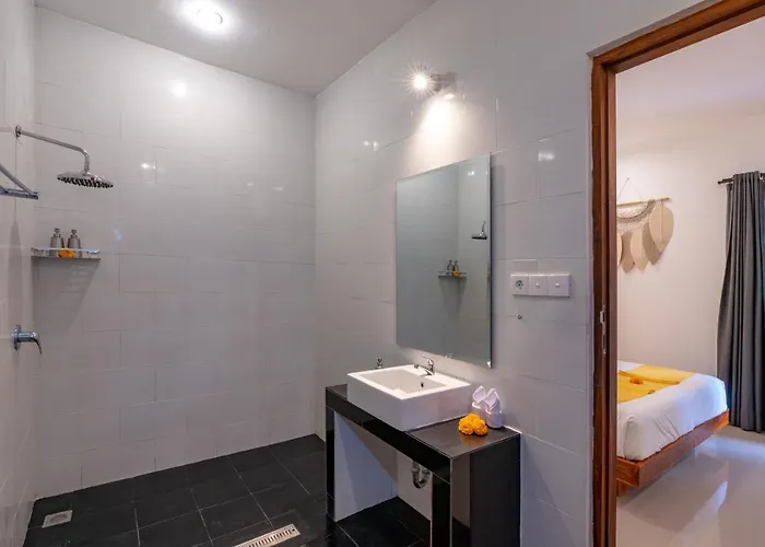 Vast 5bd With Garden And Private Pool 250m To *